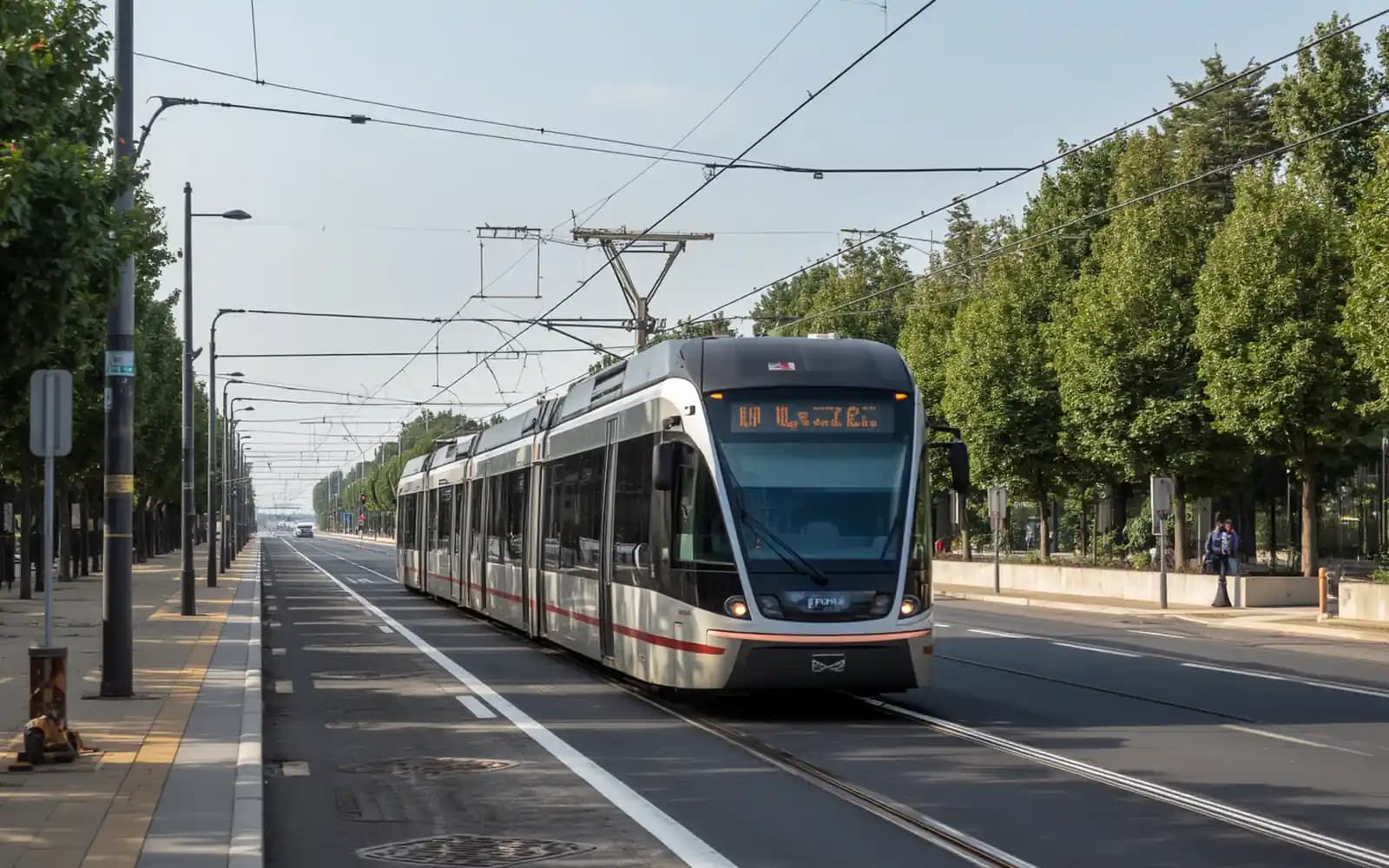 Rejoindre l'aéroport de Bordeaux-Mérignac en tram ligne F, navette 30'Direct, taxi ou voiture